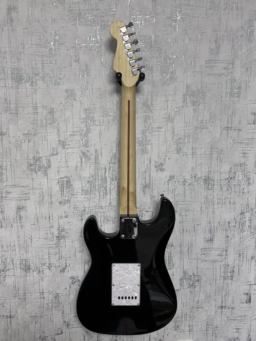 Продаю электрогитару stratocaster новую