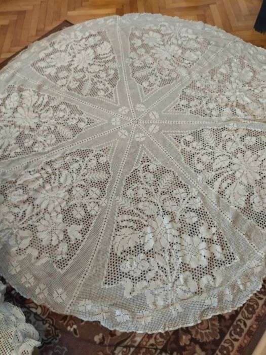 Продавам покривка за маса