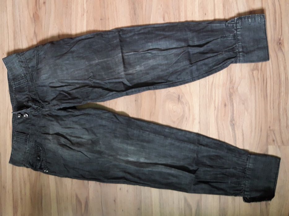 Pantaloni mărimea L