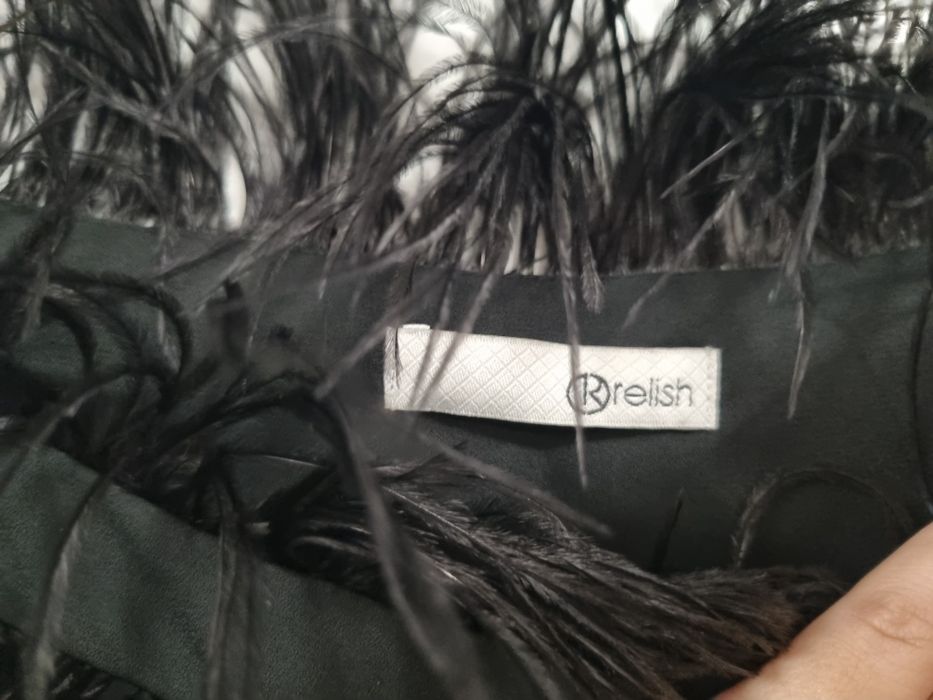 Top elegant Relish cu pene de struț