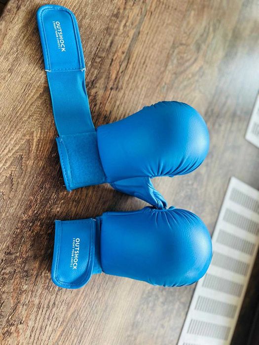 Echipament Karate - kimono & protectii pumn (size S)