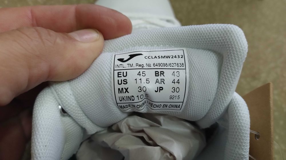 Pantofi sport JOMA Clasic albi Marime 43 si 45 Noi