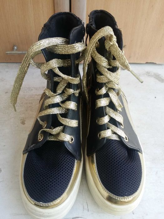 Демисезонные ботинки.