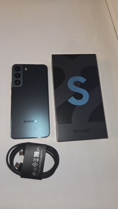 Samsung Galaxy S22 зеленый