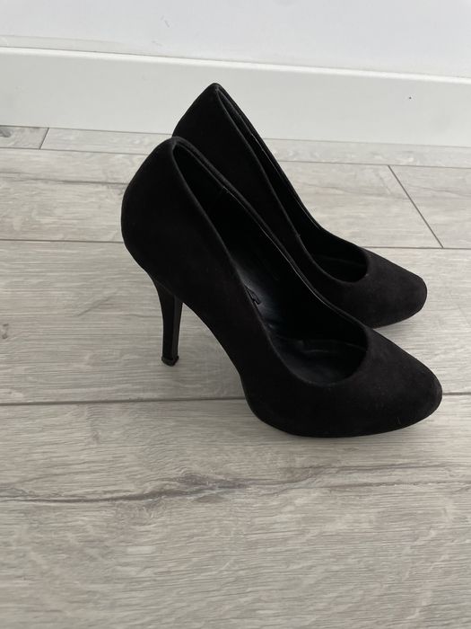 Pantofi negri cu toc