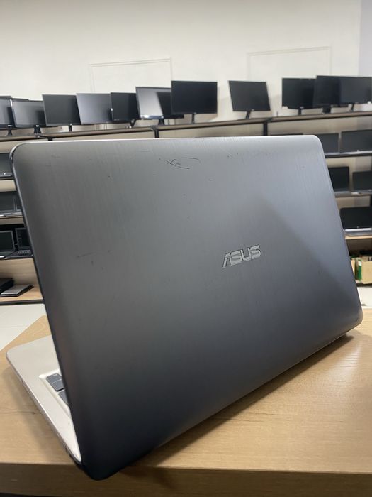 Ноутбук Asus i5-5/RAM4/HDD500/Geforce920M