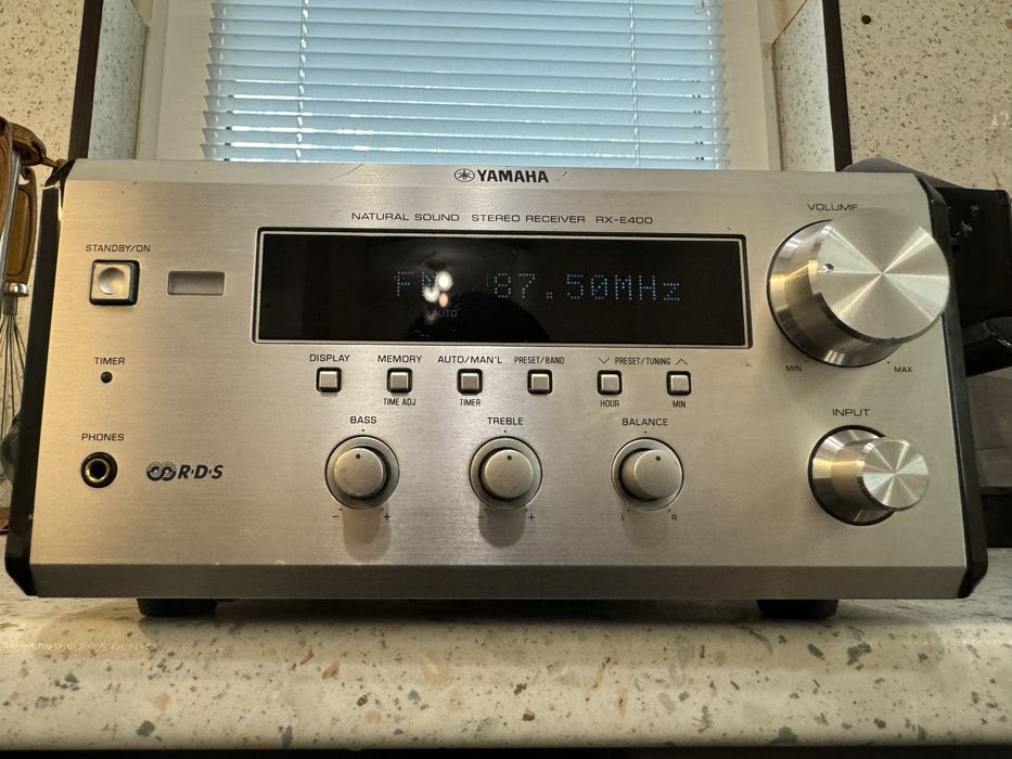 Yamaha RX-E400 мини стерео ресивър