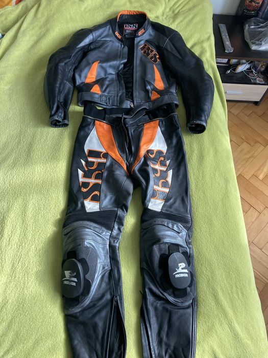 Мото екип IXS. Две части