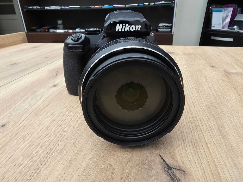 Camera Nikon P1100