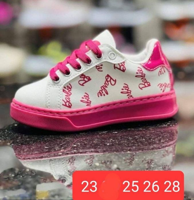 Adidași Barbie superbi