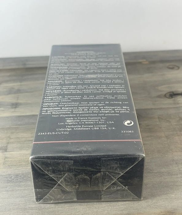 Гербалайф парфюм пинстрайп Личная коллекция 

ОБМЕНА И ВОЗВРАТА НЕТ