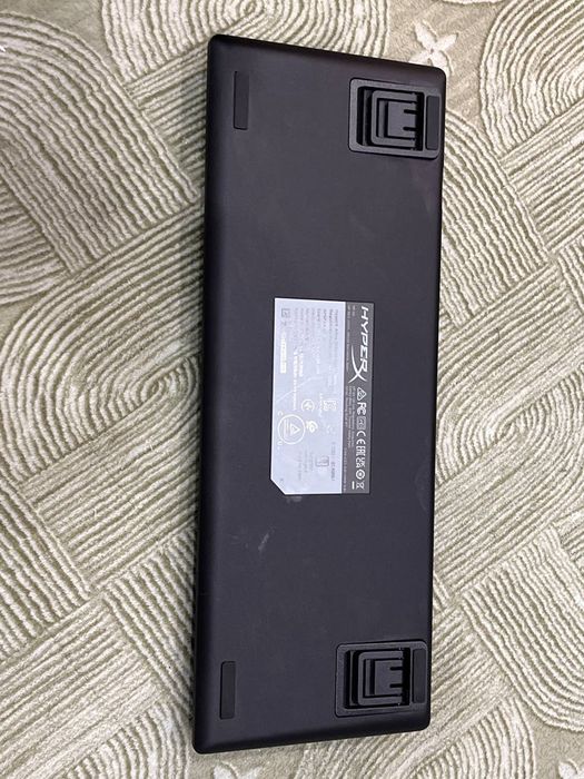 Продаётся Клавиатура HyperX Alloy Origins черный