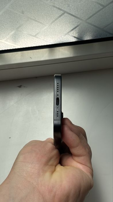 Смартфон iPhone 15 pro, 91% батарея