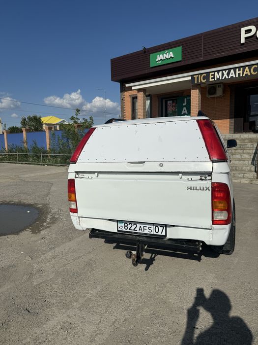 Продам хайлюкс 2006г