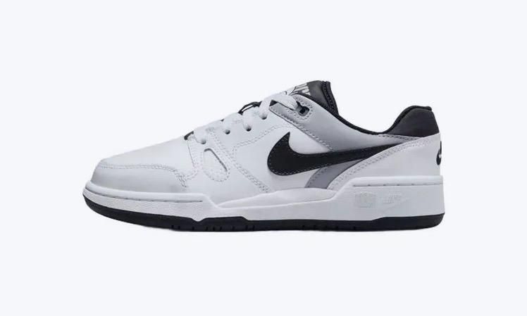 Продам кроссовки