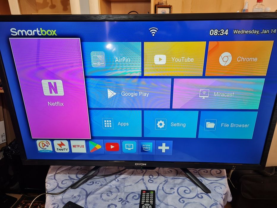 Smart tv smart tech 82cm
