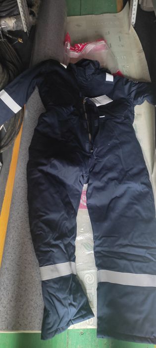 Продам зимний  Комбинезон