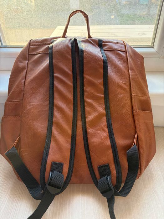 Продавам нова мъжка раница