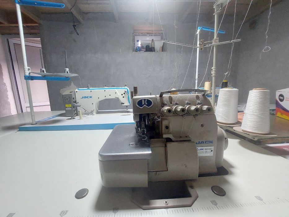 Overlofka 5 ip. Xolati a'lo.