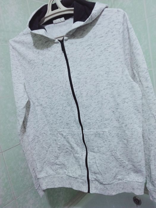 Продам мужские кофты и толстовки
