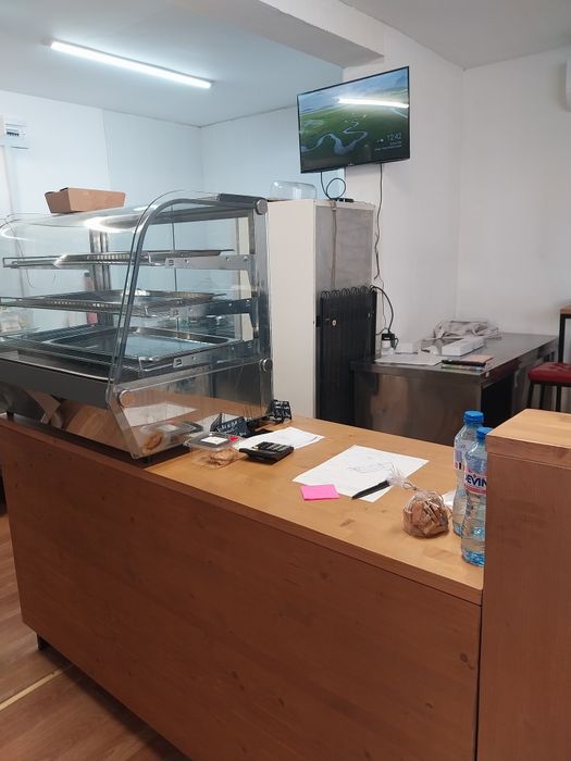 Търговско помещение банички,сандвичи,бургери