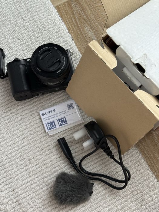 Sony ZV-E10 Kit 16-50mm | В идеале