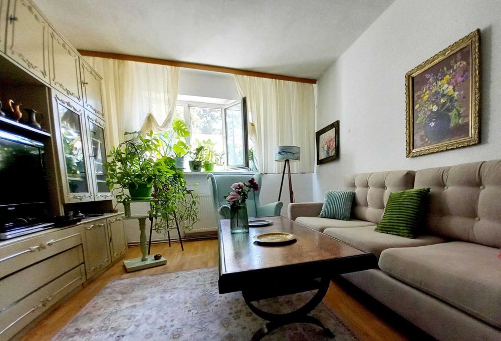 Apartament cu 3 camere de vânzare – Rădăuți