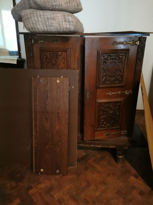 Corp mobilier bine întreținut complet