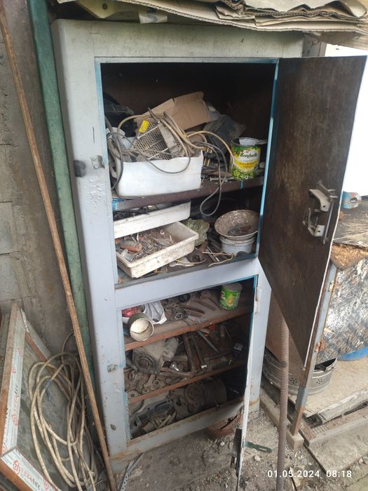 Продам сейф толстый метал