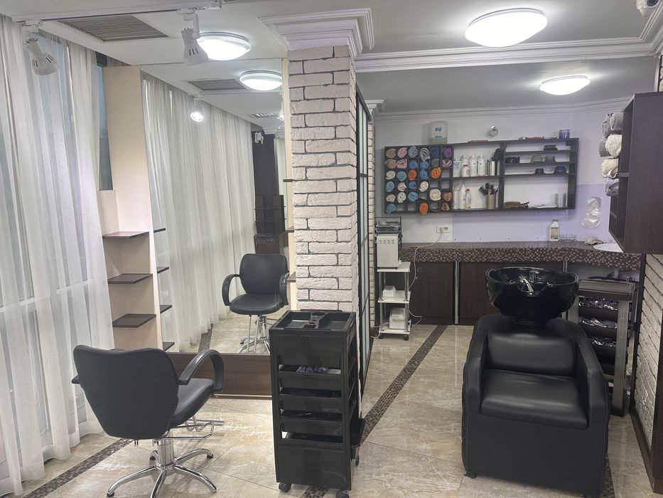 Сдам рабочие места в салоне красоты
