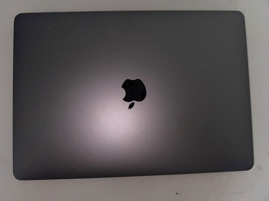 MacBook Pro
13-inch, 2019, Four Thunderbolt 3 ports