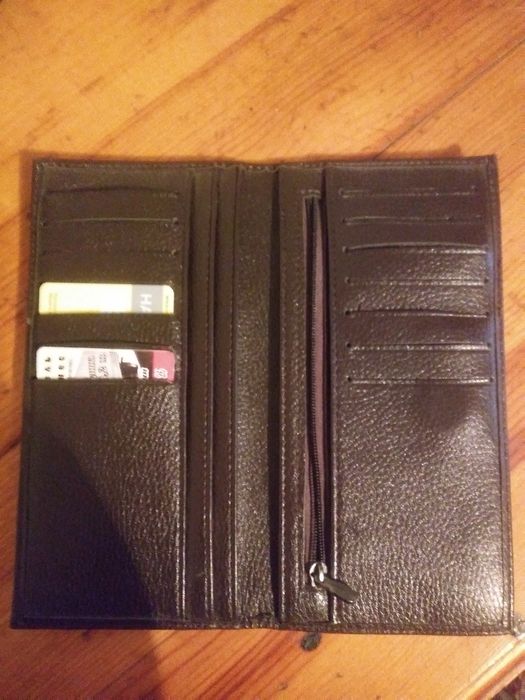 Продам барсетку кожанную