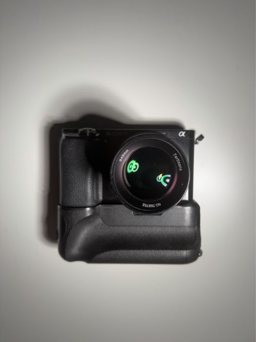 Sony a6100 + obiective + cage + grip