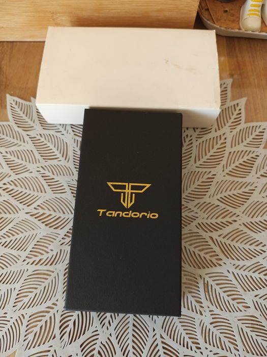 Se vinde ceas Tandorio automatic nou cu mecanism NH 36 de la Seiko. Ceasul vine împreună cu cutie originală,manual.Dimensiune 45 mm cu coroniță.
