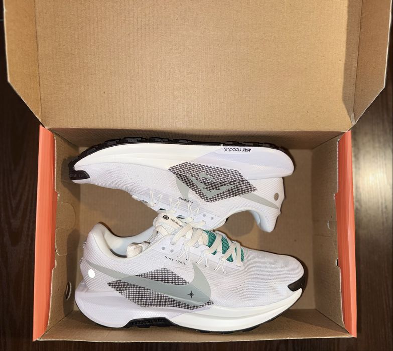 Nike кроссовки