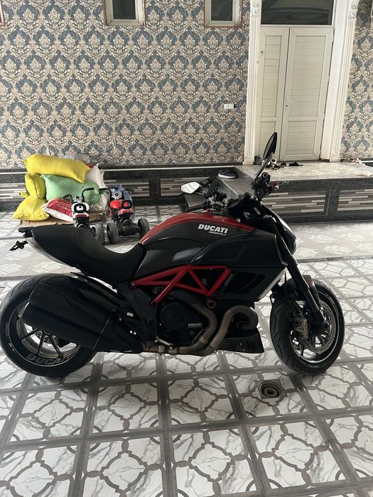 ducati diavel 2013 Carbon xolat idyal 100%