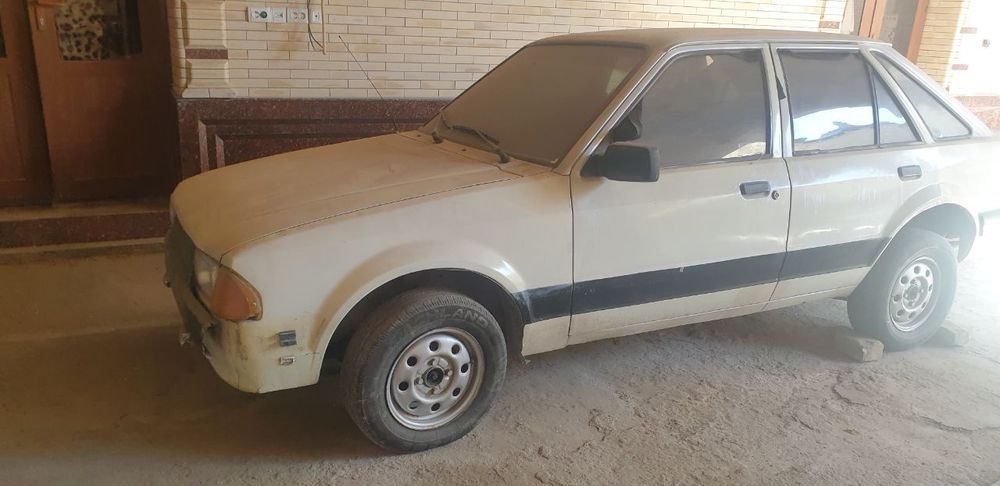 Форд эскорт мошина