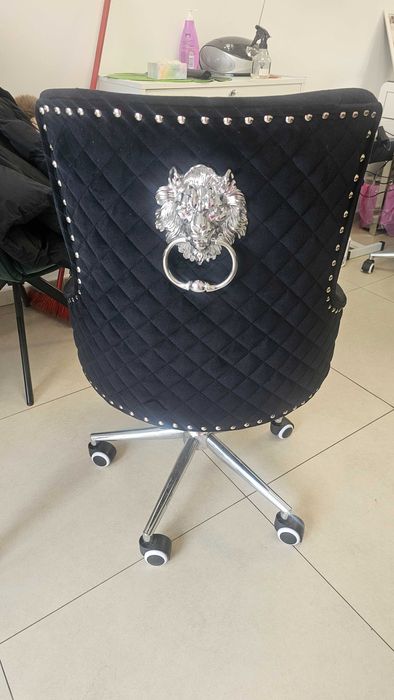 Scafa coafor, scaune