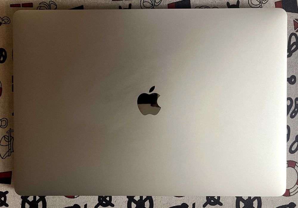 MacBook Pro 16’, 2019, Intel core i7, 16gb/512gb