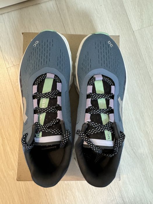 On Cloud running женские кроссовки оригинал