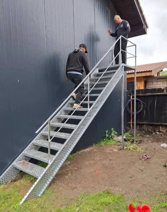 Scari metalice galvanizate la orice dimensiune