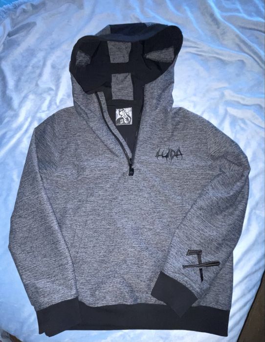 Luda ВЕТРОВКА като чисто нова