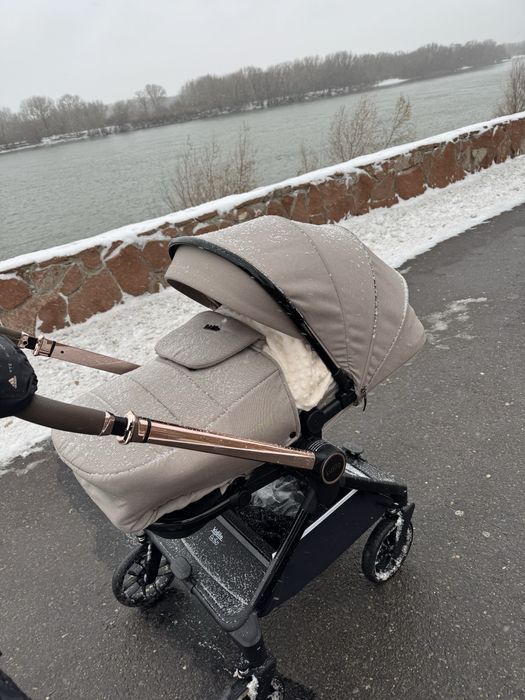 Продаем коляску Kidilo d900