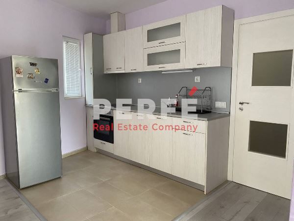 Дава се под наем Тристаен апартамент в Бургас, Сарафово - 96 кв.м за 612 € - Снимка #2