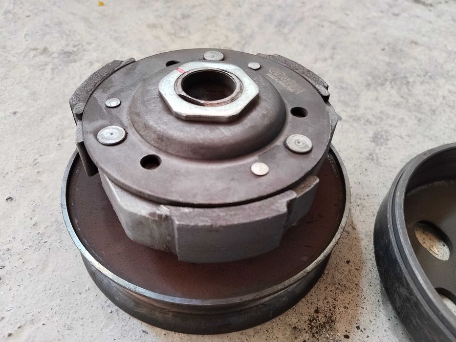 Skuter uchun variator stepleniya, va komutator sotiladi.