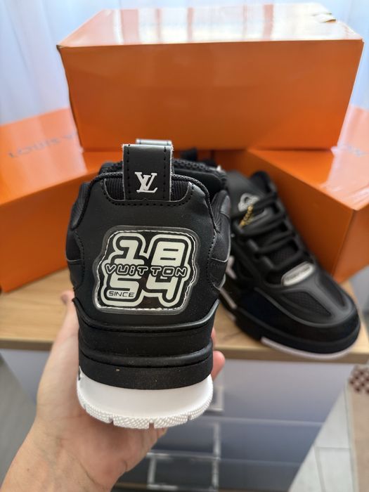 Adidasi Louis Vuitton / LV Skate Black / Negru / Premium