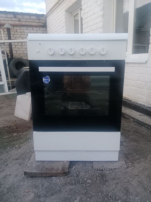 Продам газовую плиту