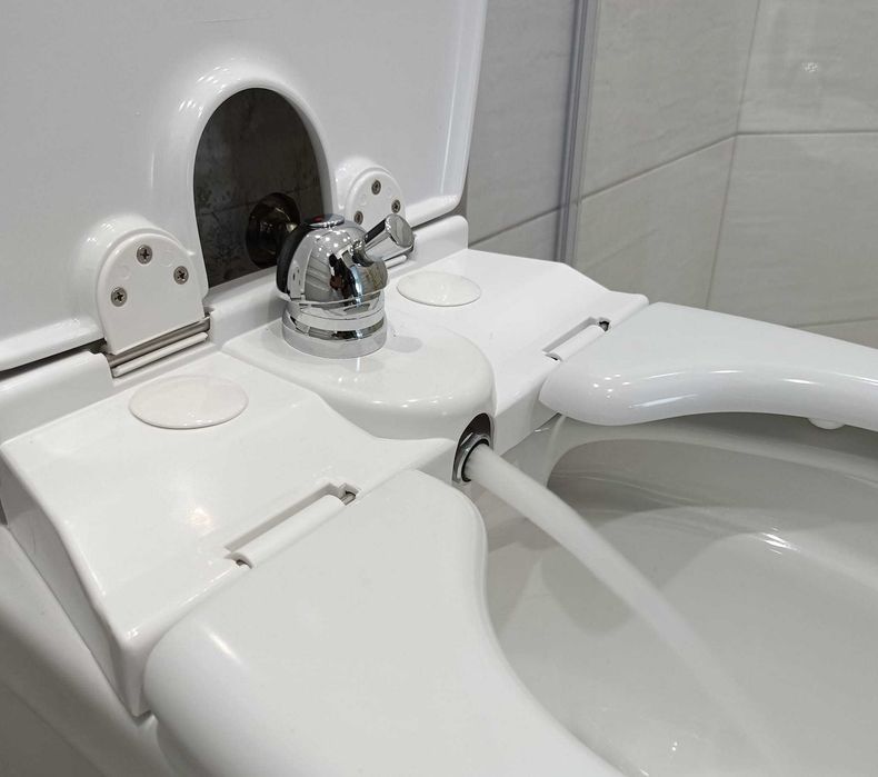 Седалка-биде с вграден смесител, с топла и студена вода, Италианска