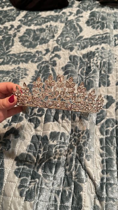 продам букет невесты и корону)