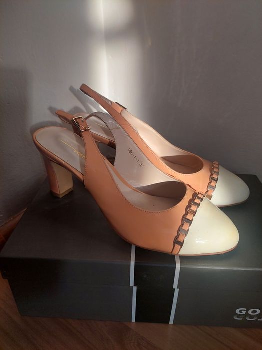 Женские туфли 37 размера